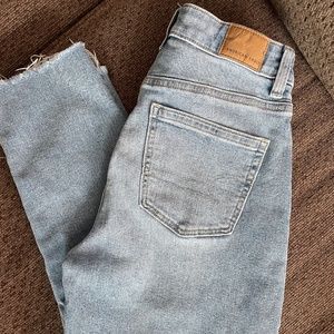 American Eagle Women's Mom Straight Jeans